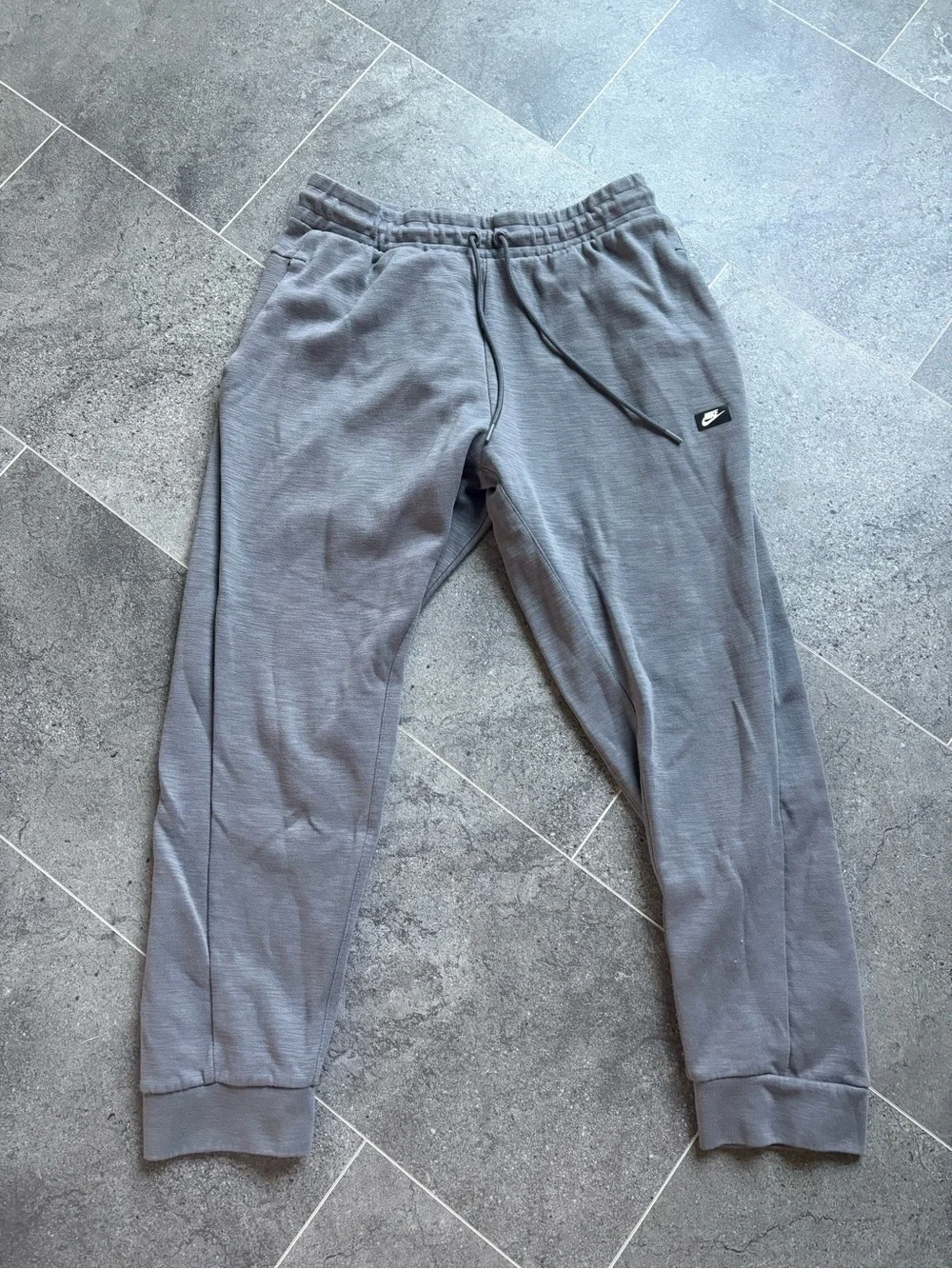 Nike Men’s Charcoal Gray Jogger Sweatpants